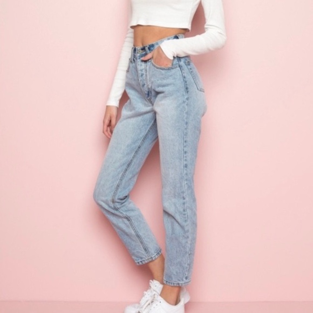 BRANDY MELVILLE High Waisted Jeans Size M